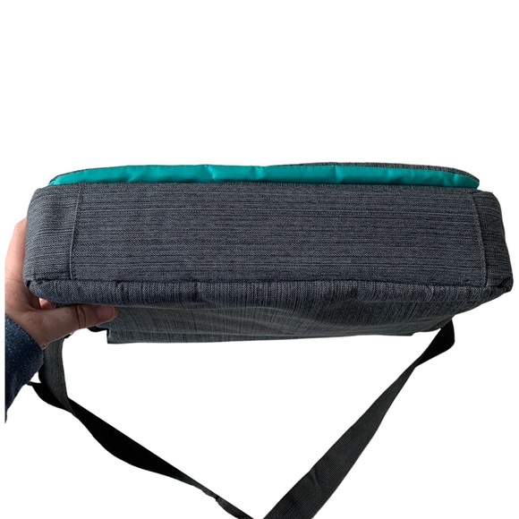 Tree frog grey 13" laptop over shoulder cross body bag, very lightweight. - Picture 11 of 11